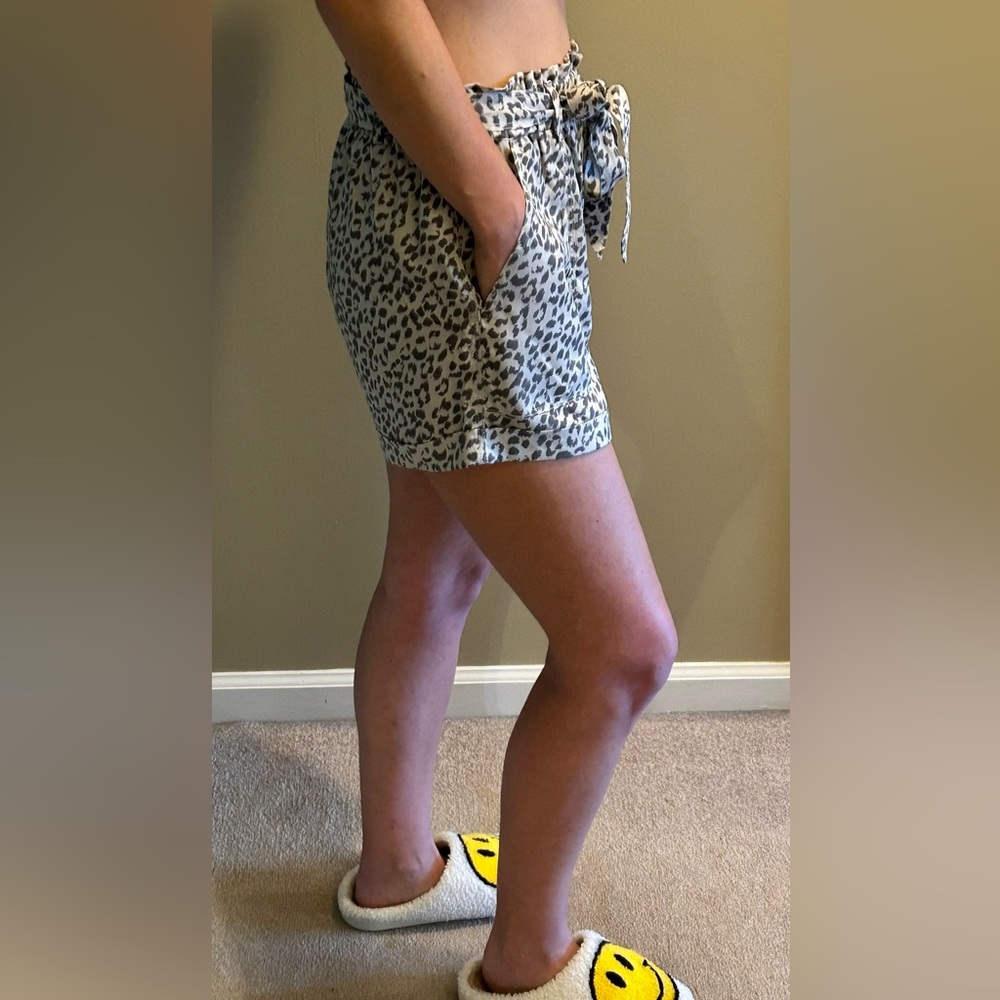 Aerie Gray Leopard Print Shorts - Picture 3 of 12